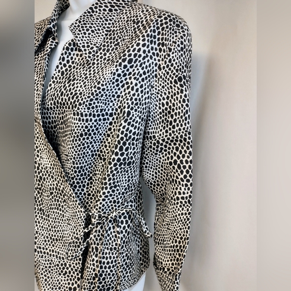 ICE Animal Print 100% Silk Wrap Blouse Size L EC - Picture 3 of 7